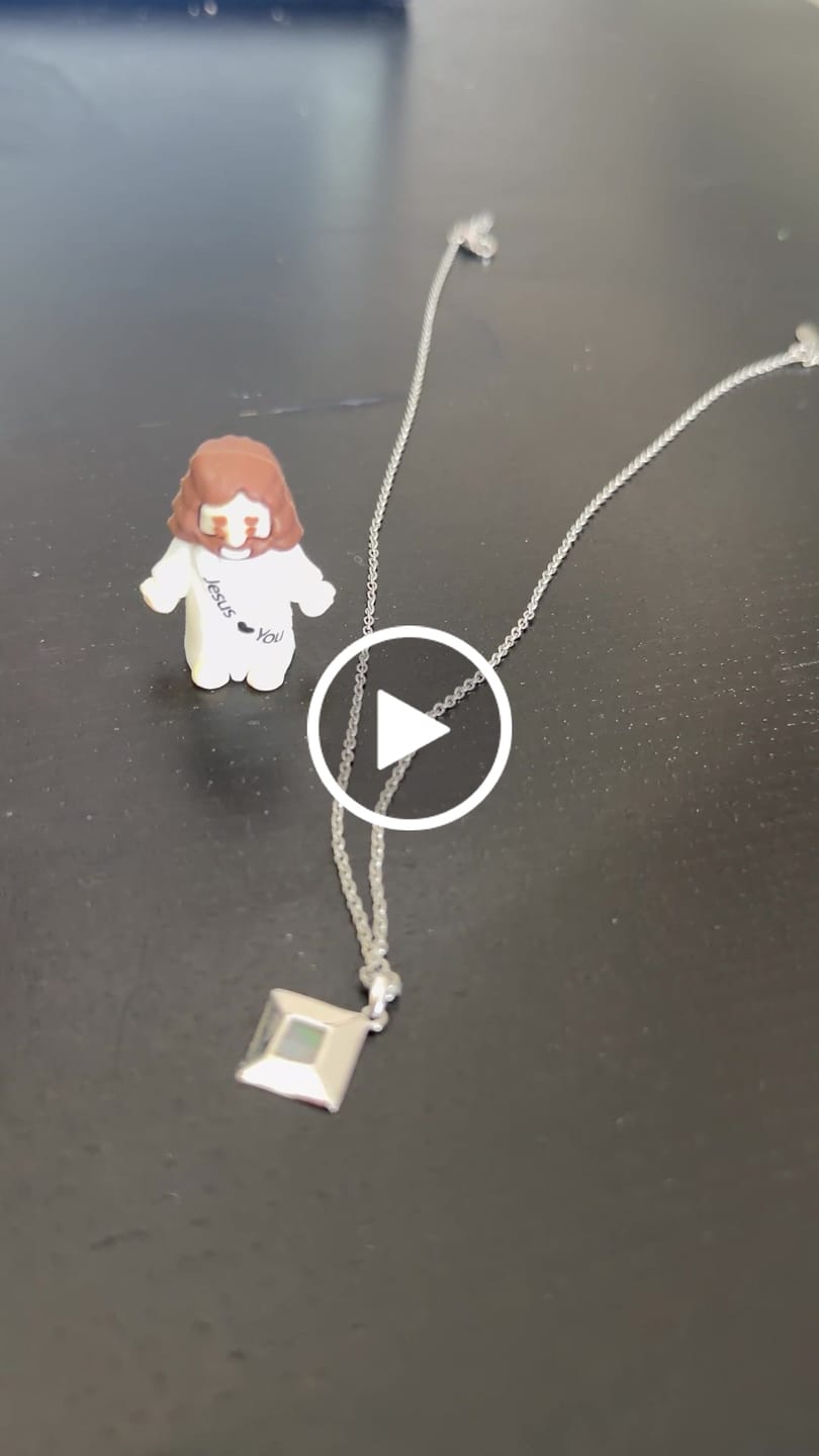 Customer video review of Classic TANAOR Necklace