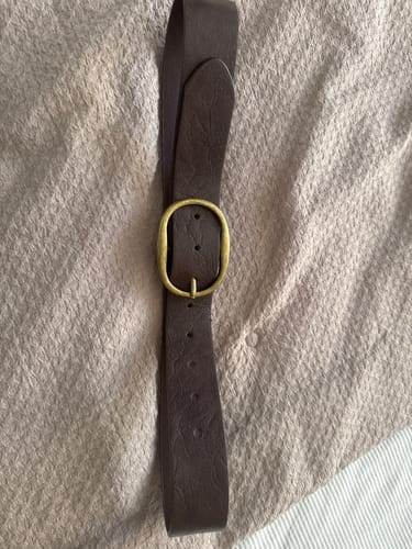 Reseña con foto de un cliente sobre Cinturón Básico Hebilla Ovalada Woman
