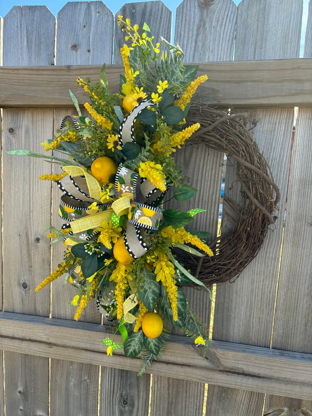 Customer photo review of 14" Oval Grapevine Wreath - DECOE-033
