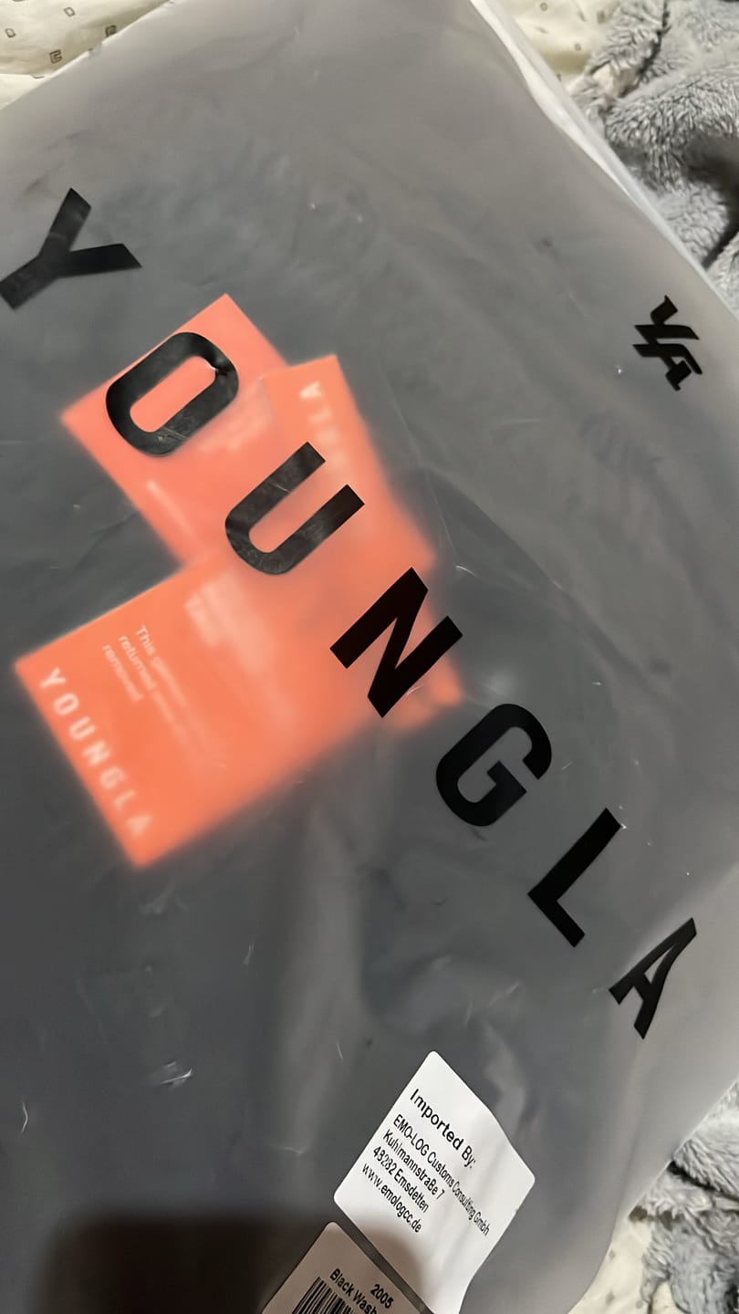 Customer photo review of 2005 - Hella Pocket Sweats