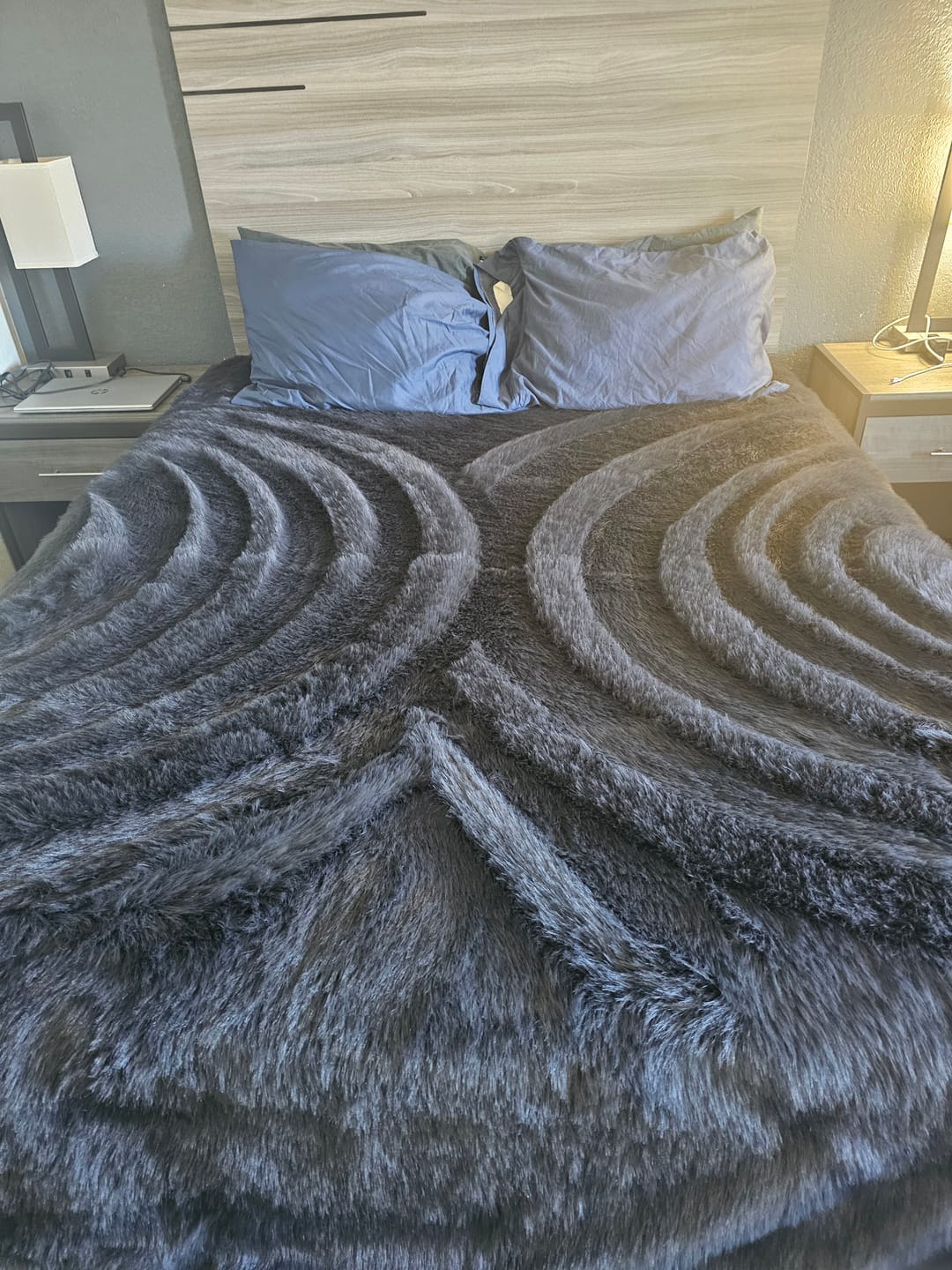Customer photo review of WÛLF Blanket, By SĀNTI