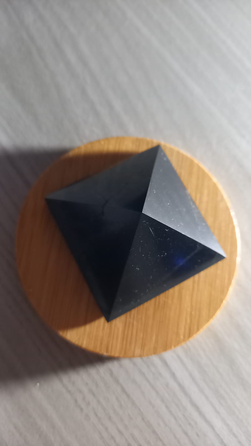 Customer photo review of Pyramide Shungite