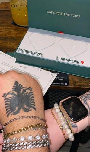 Customer photo review of Tilumé. Sada permanentých náramkov