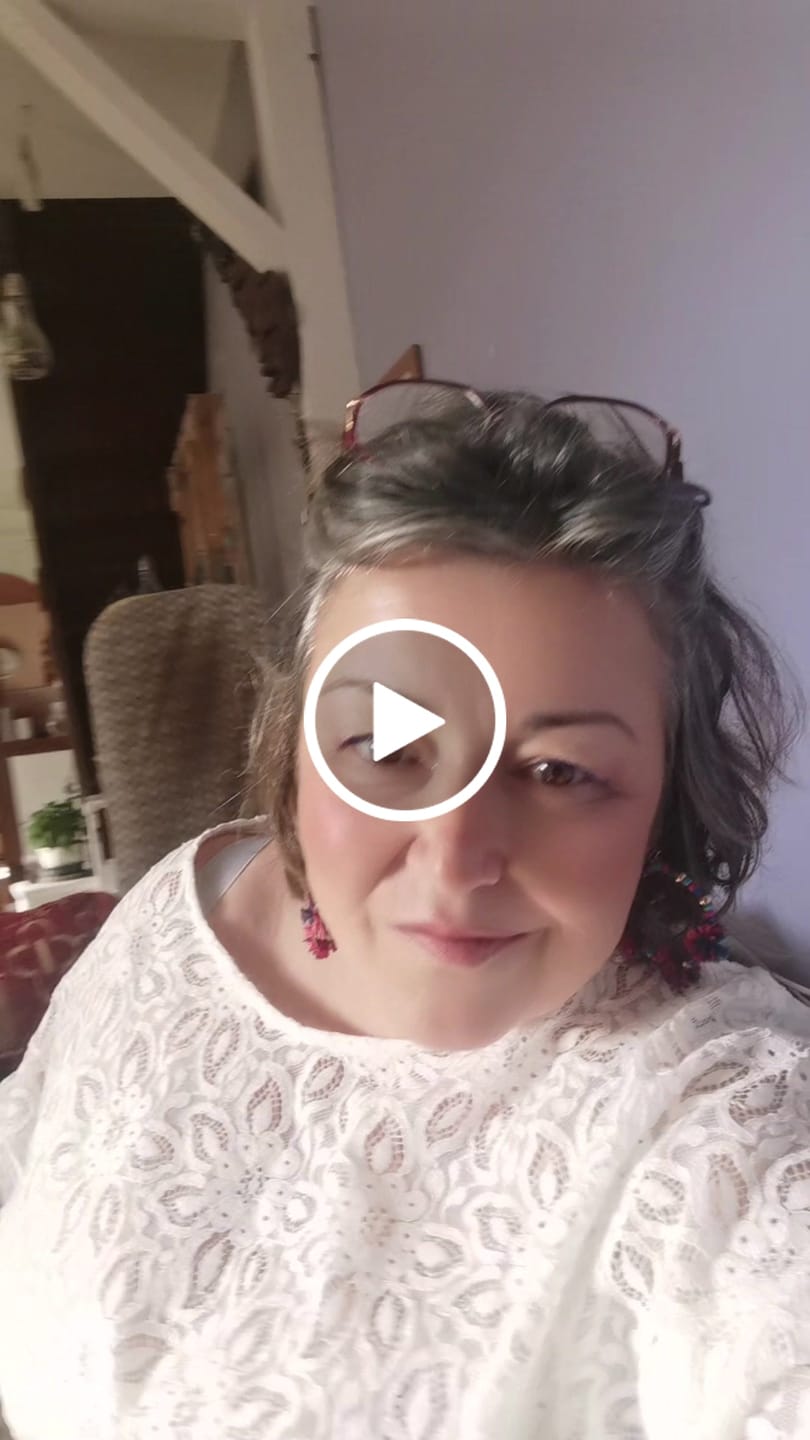 Customer video review of Blouse Annette – Dentelle Opale ivoire