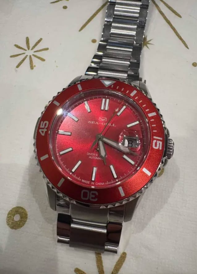 Customer photo review of Ocean Series | 200m Waterproof | Calendar | Luminous | 44mm