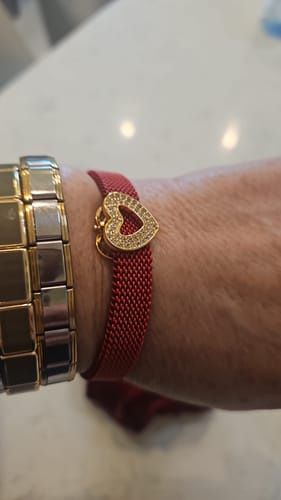 Customer photo review of Pulsera elástica roja