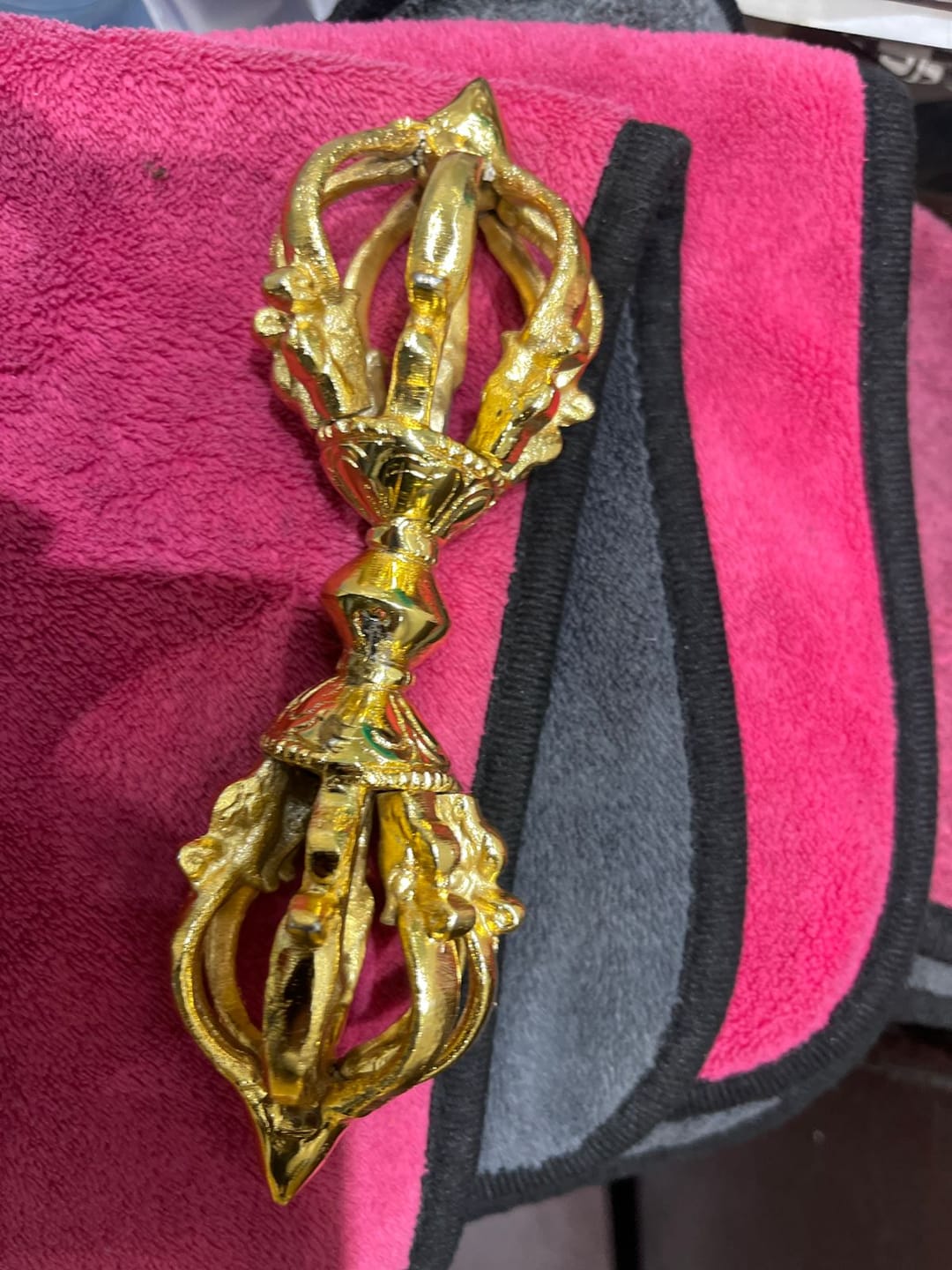 Customer photo review of Brass Vajra (Medium) – Pure 100% Brass Dorje Ritual Tool for Puja, Vastu Remedy, Tibetan Meditation, and Home Temple Décor by Vastu Mandir