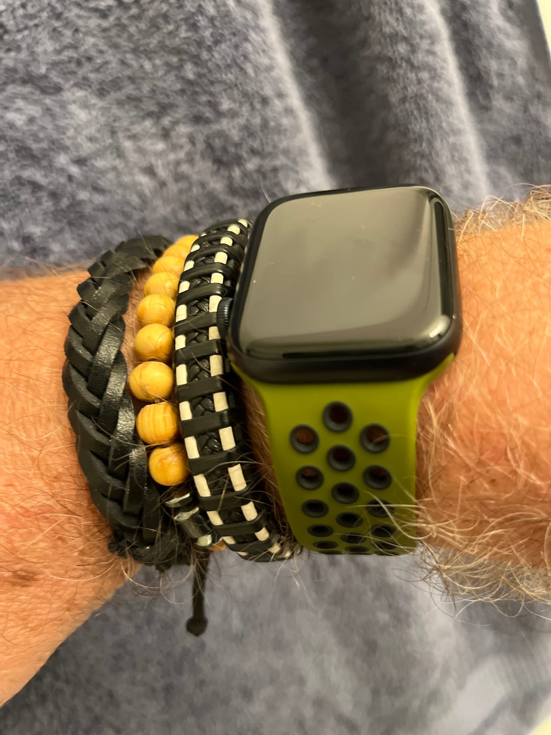 Customer photo review of Silicone Sport Band - For Apple Watch - Army Green-Black