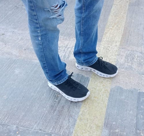 Customer photo review of GUFFO NOVA | Tenis ergonómicos de alto confort