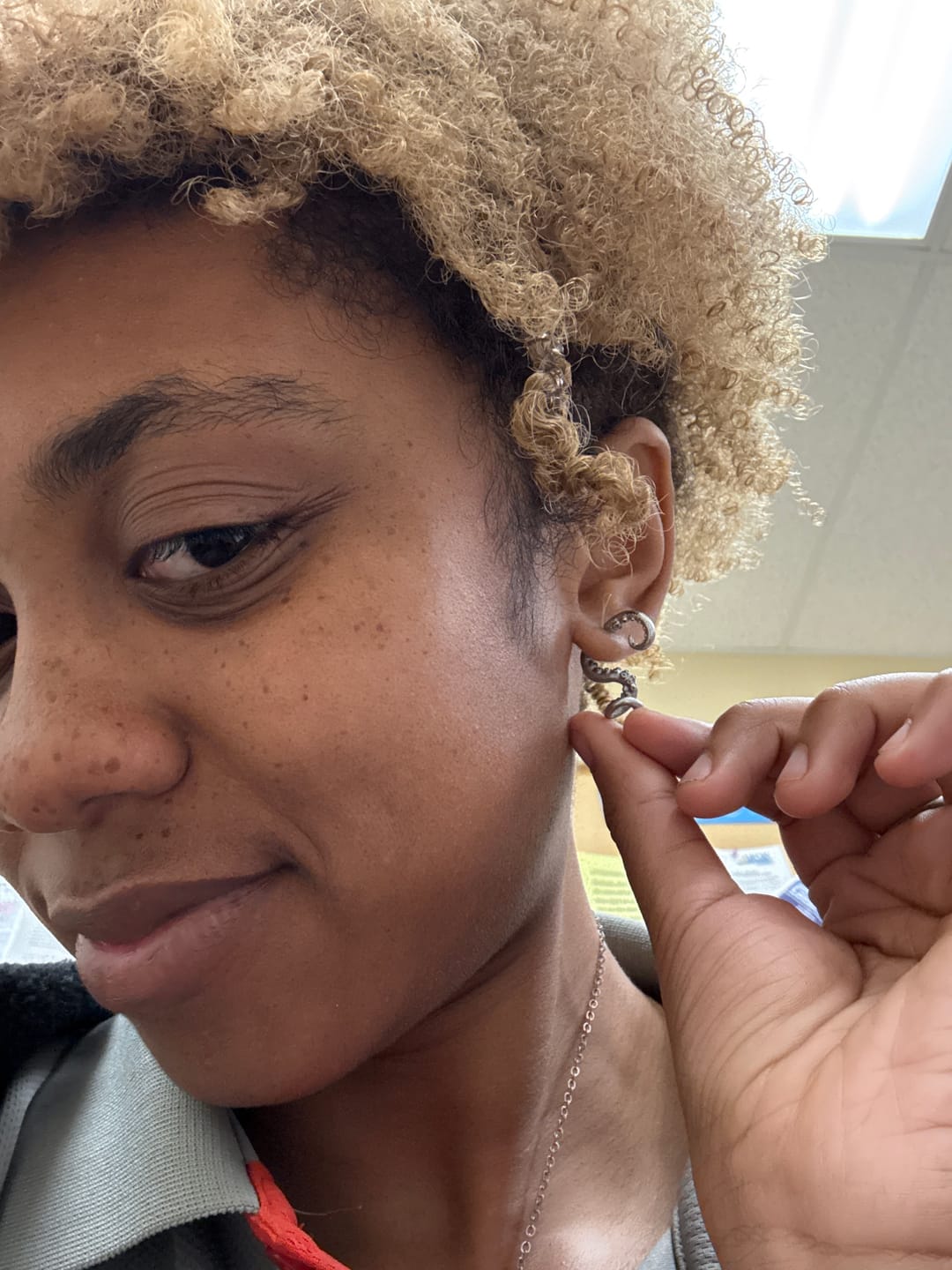 Customer photo review of OCTOPUS EARRING