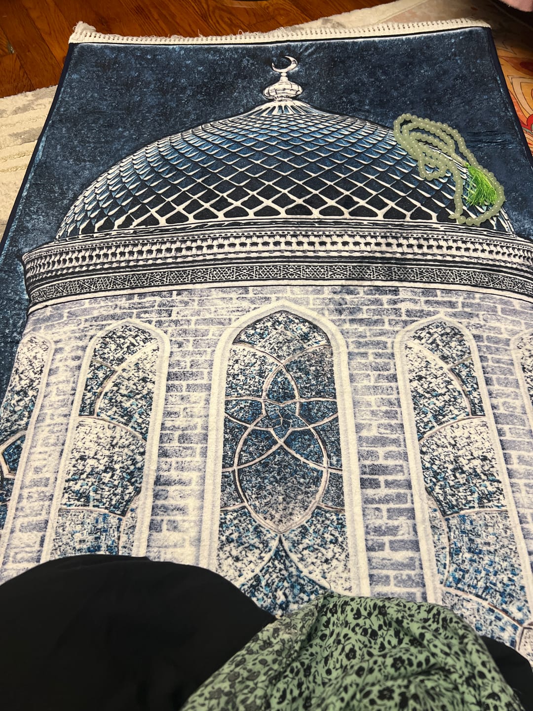 Customer photo review of Crystal Dome  Padded Prayer Mat
