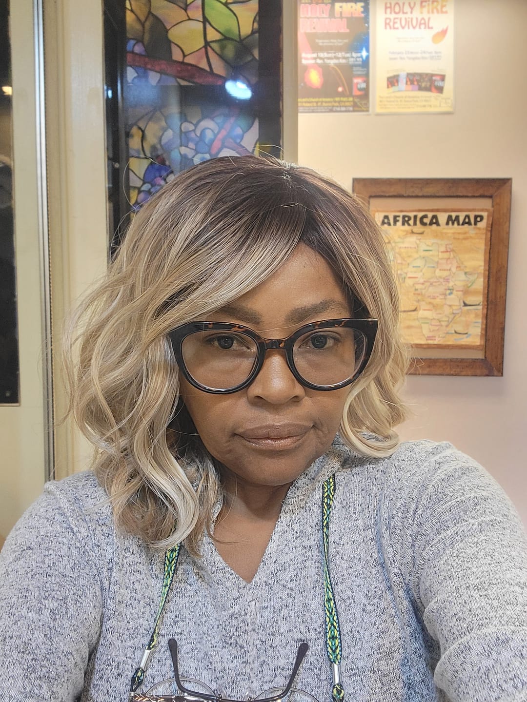 Customer photo review of Outre Wig Pop Style Selects Full Wig - ALICE
