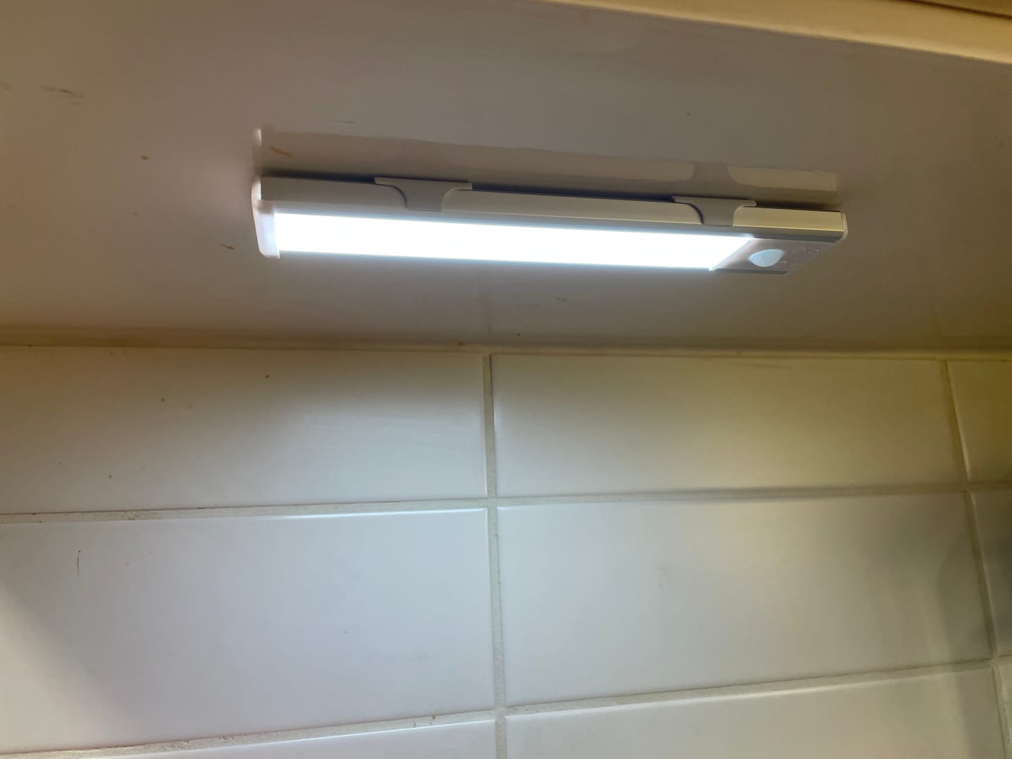 Customer photo review of GlowLine - Energisnålt ljus som tänds bara när du behöver det