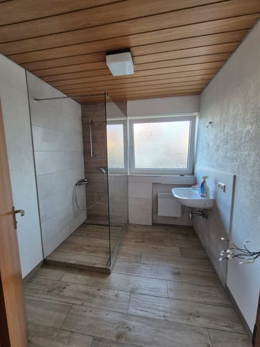 Customer photo review of SONNI Walk In/ Begehbare Dusche Duschabtrennung Duschwand Nano Klarglas Glasstärke 8mm Breite 70-120cm