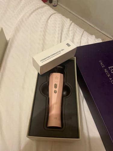 Customer photo review of INIA FLARE Microcurrent Facial Device