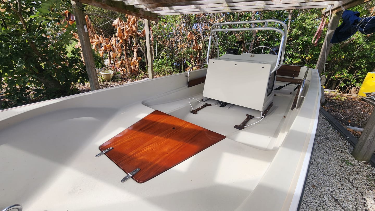 Customer photo review of Boston Whaler Mahogany Bow Hatch - Fits Classic 15' 1976 - 1999