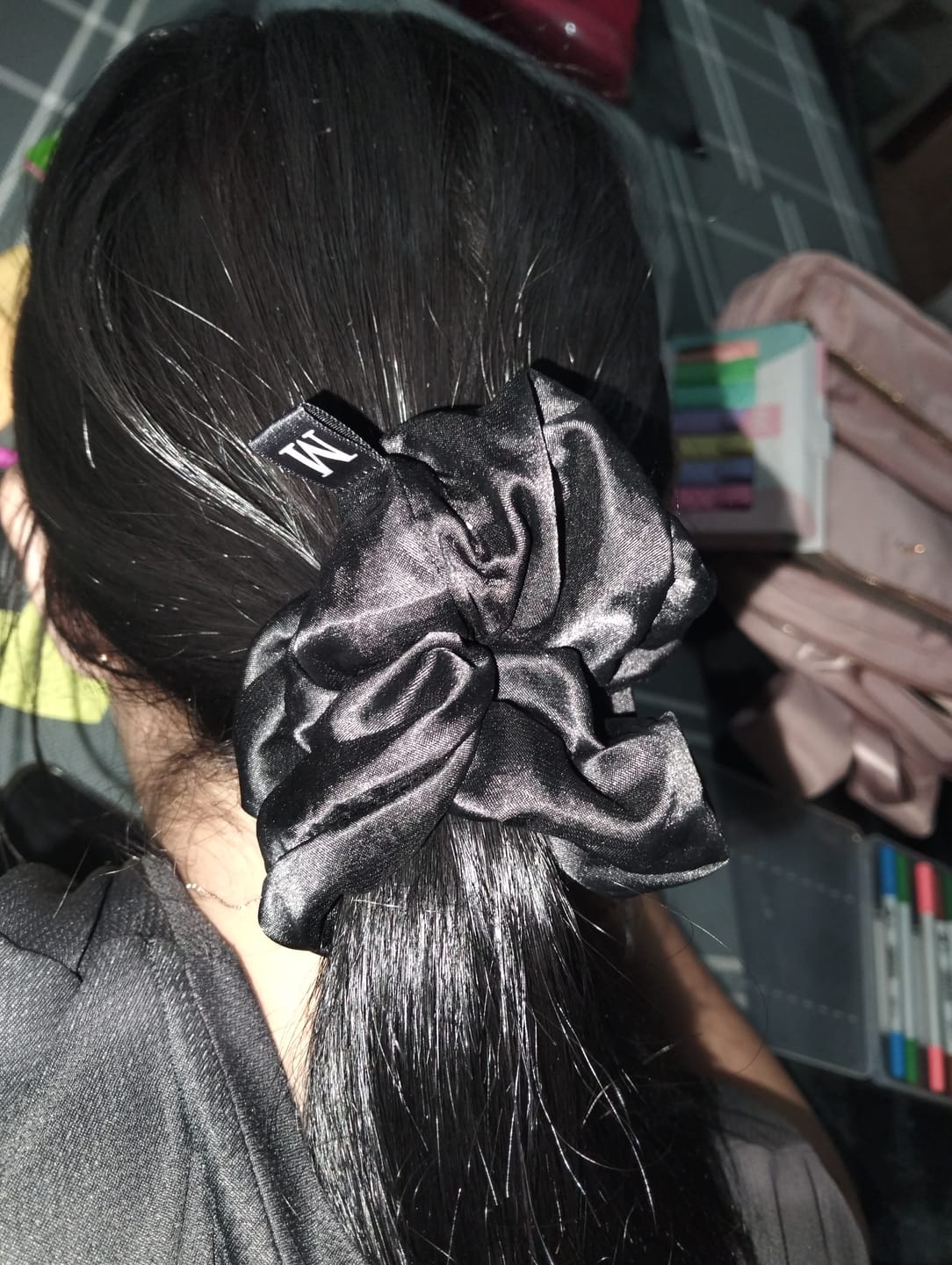 Customer photo review of Scrunchies Medianas - Satin