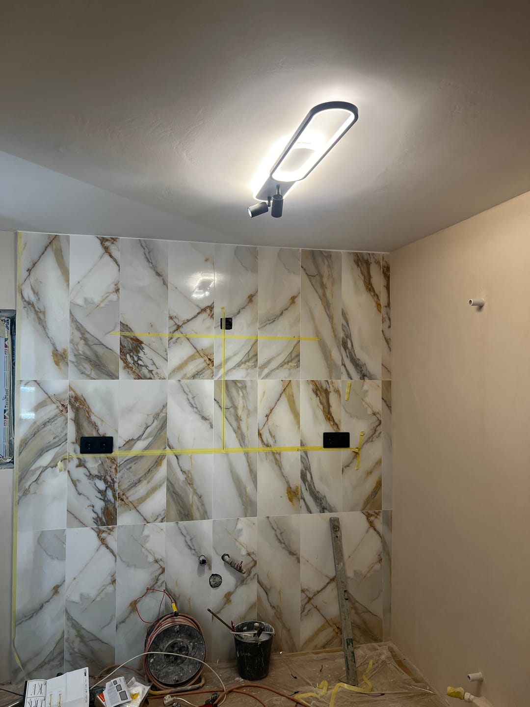 Customer photo review of Aplica LED Cu Spoturi 80cm Alb+Negru Echivalent 200W