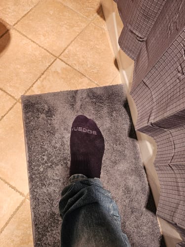 Customer photo review of Maven Athletic Cotton Crew Socks 5 Pairs