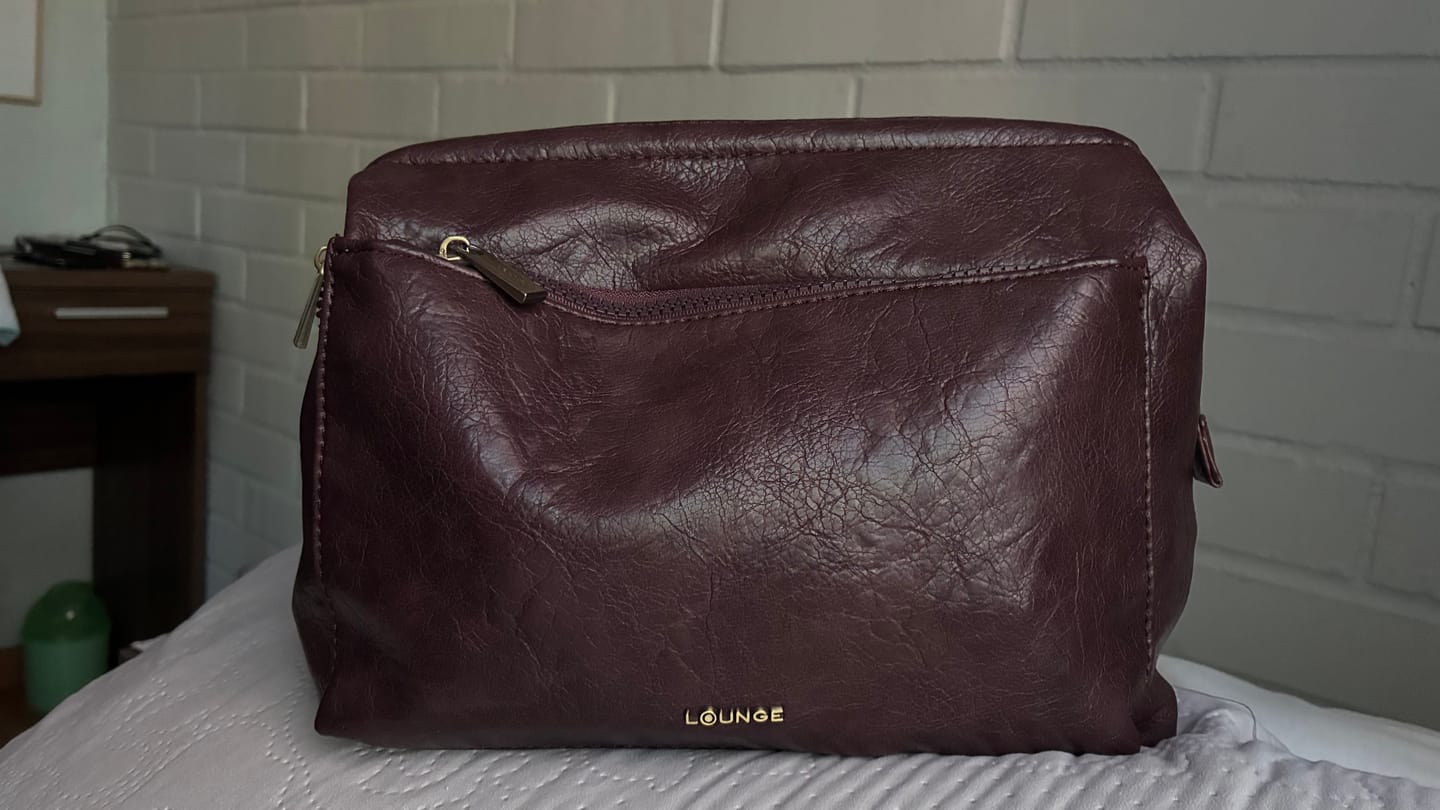 Customer photo review of Cosmetiquero Alambre Pu