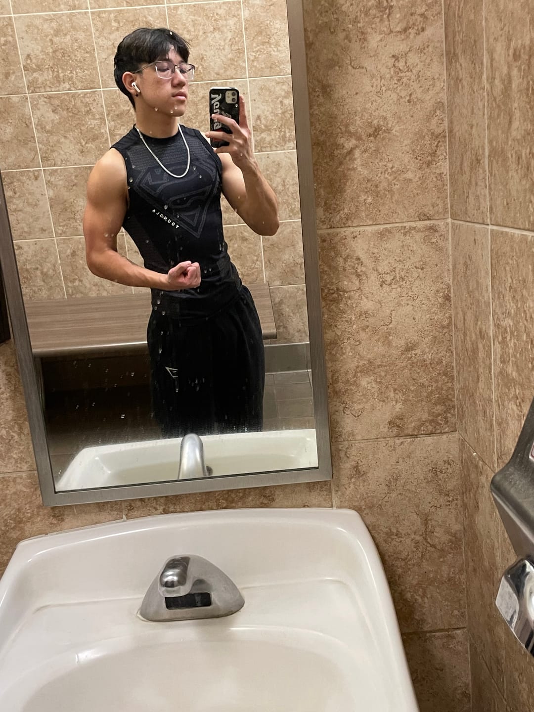 Customer photo review of 3047 - Superman Compression Tanks