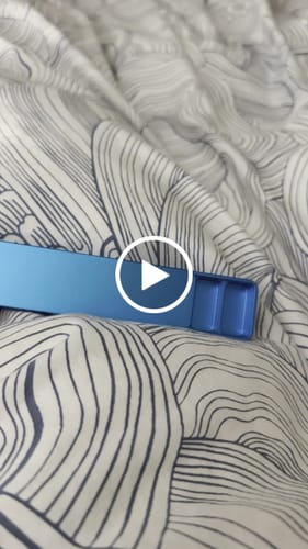 Customer video review of Weekly Case