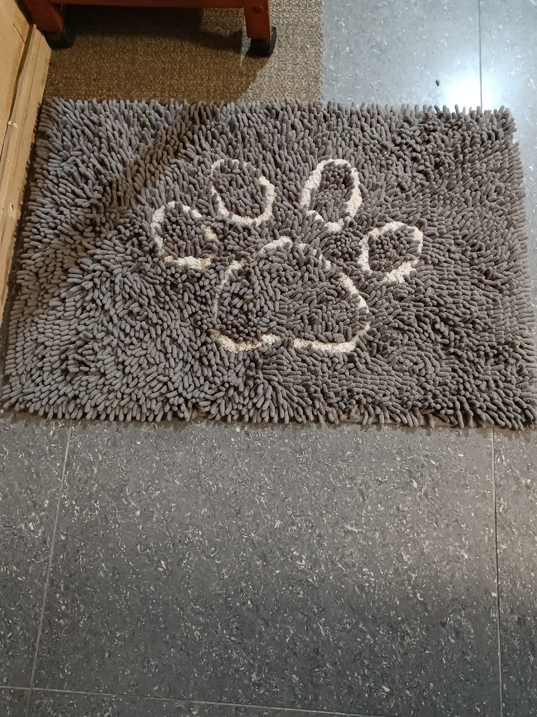 Customer photo review of Tapete ultra absorbente — Patas secas al entrar