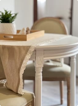 Customer photo review of KAJANI - Table à manger 4 personnes ronde en bois de pin blanc