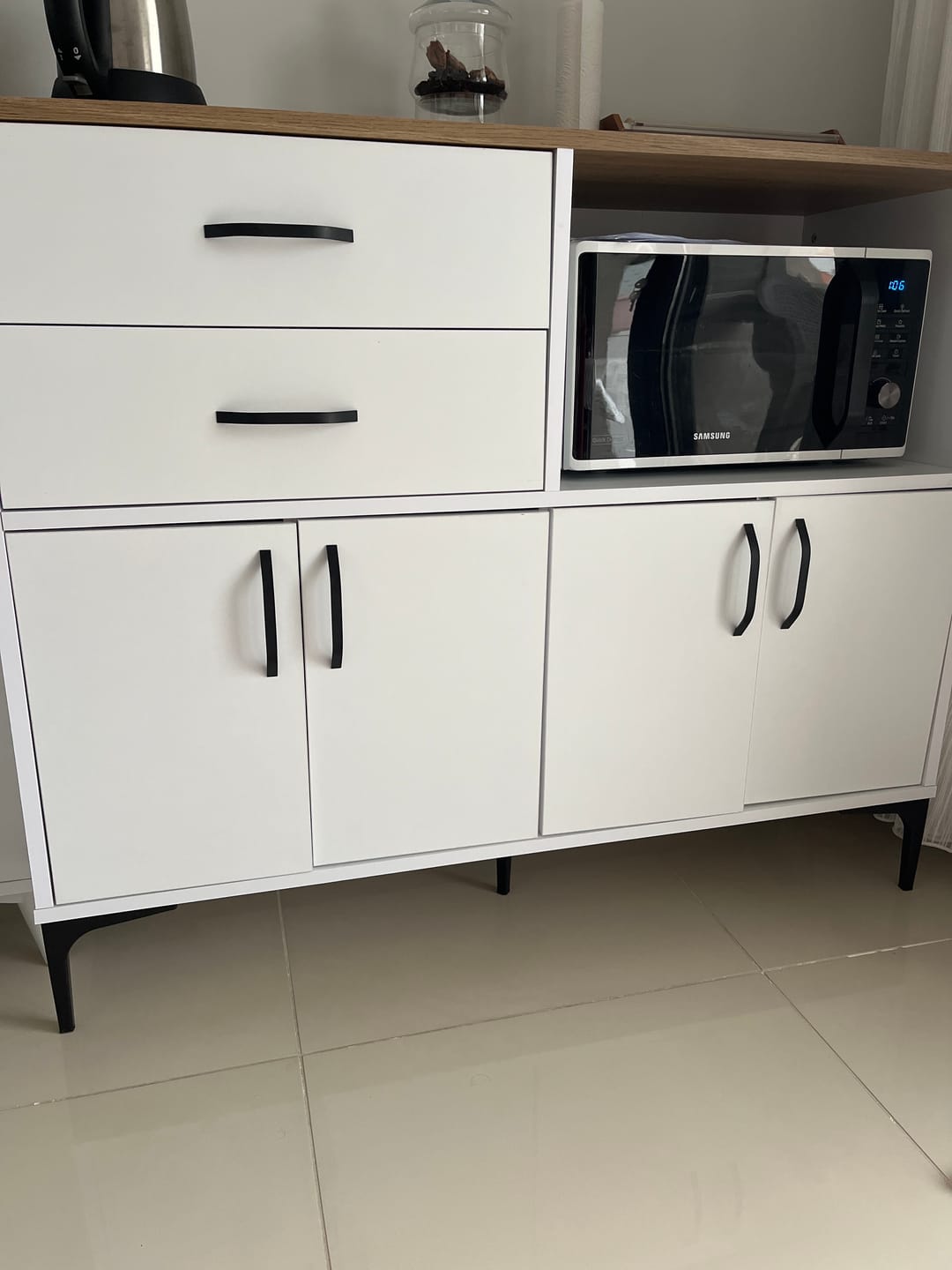 Customer photo review of Rani JE206 Kahve Köşesi Çok Amaçlı Dolap 4 Kapaklı 2 Çekmeceli Kiler Mutfak Dolabı Beyaz - Sepet Ceviz