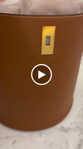 Customer video review of WOOL BUCKET BAG 24 RUST ORANGE ORIGINAL CALFSKIN