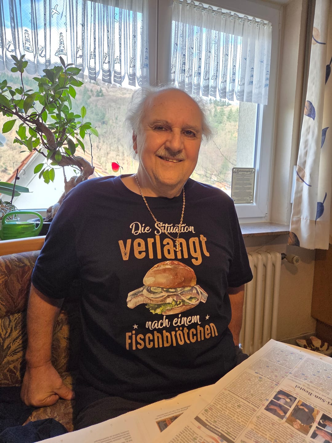 Customer photo review of Situation verlangt Fischbrötchen · Herren Premium Bio T-Shirt