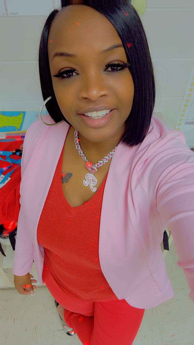Customer photo review of LUXIIVA® PINK LIPS INITIAL PENDANT(Ready to Ship)