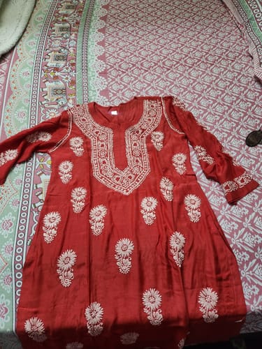 Customer photo review of Women's Lucknowi Handcrafted Muslin Chikankari Kurti - HONC0177094