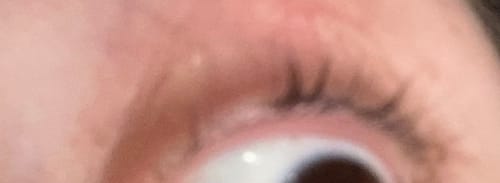 Customer photo review of KosmaLash® | Sérum Crecimiento & Anticaída