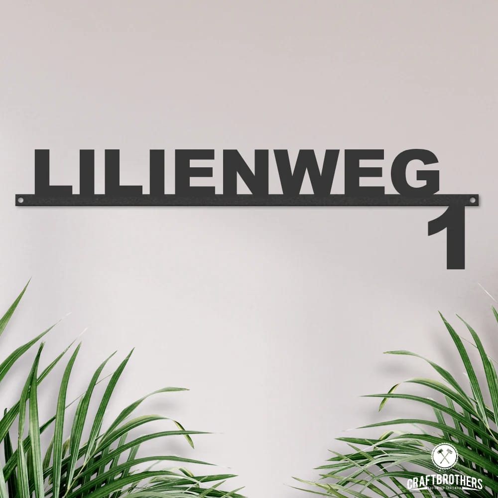 Customer photo review of Hausnummer-Türschild Simple mit Familiennamen aus edlem Stahl (personalisierbar)