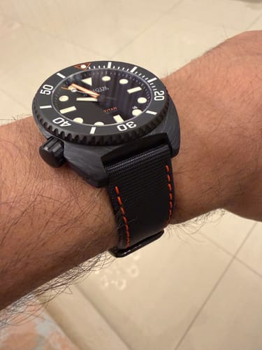 Customer photo review of Titan