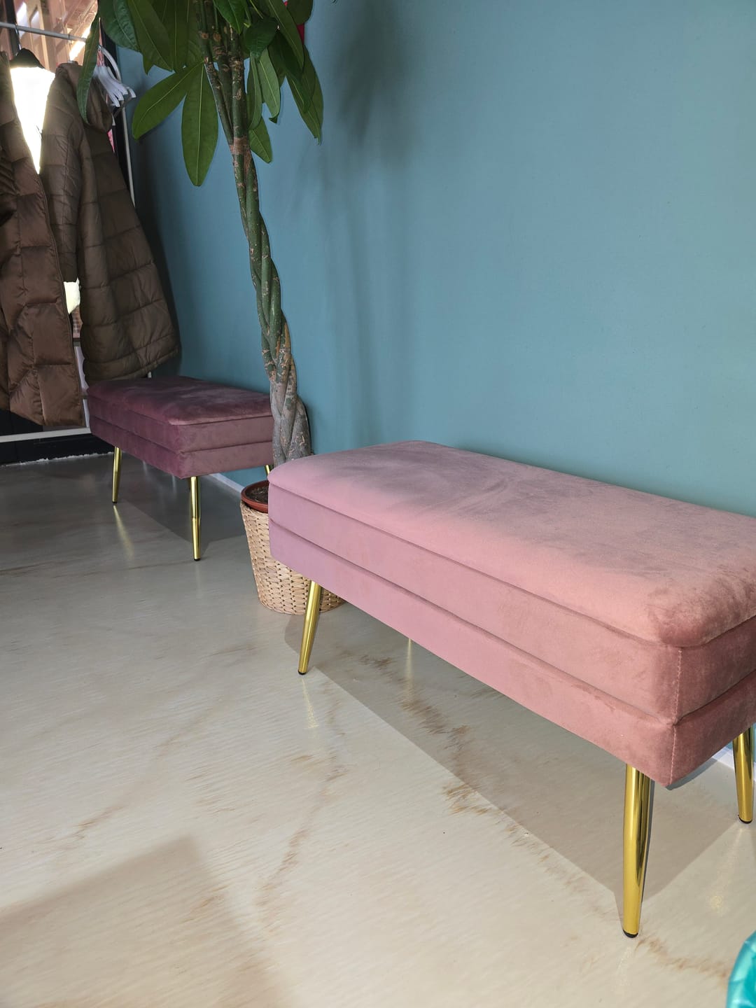 Customer photo review of Bancheta VELVA, stofa catifelata roz, 78x35x40 cm