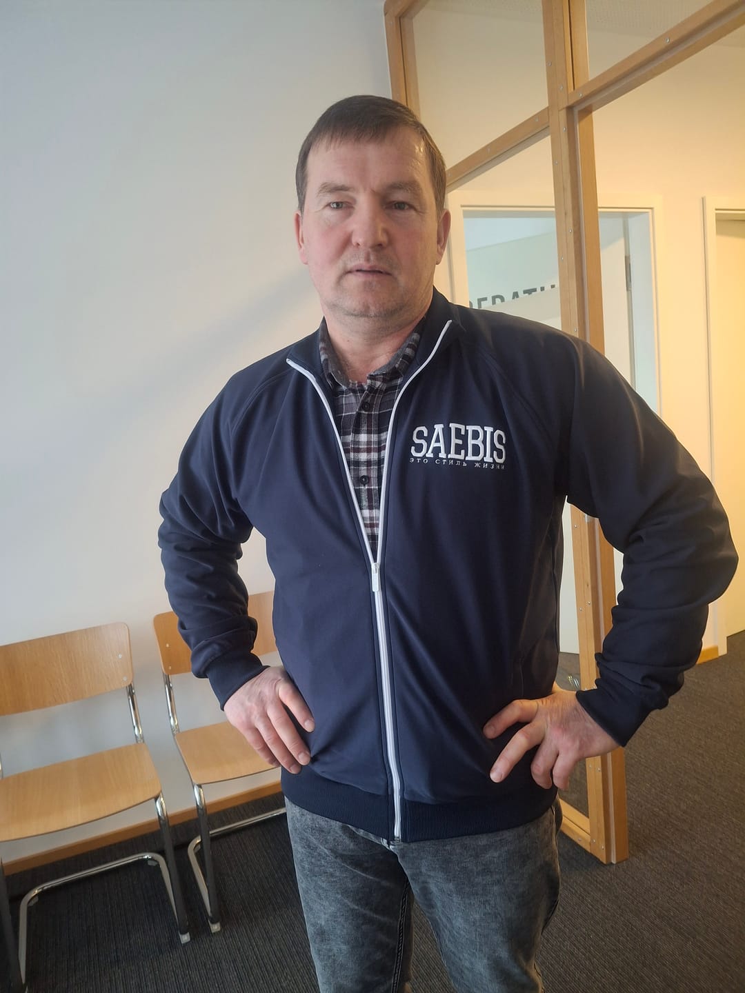 Customer photo review of SAEBIS® SPORTS Herren Trainingsjacke navyblau mit Stickerei