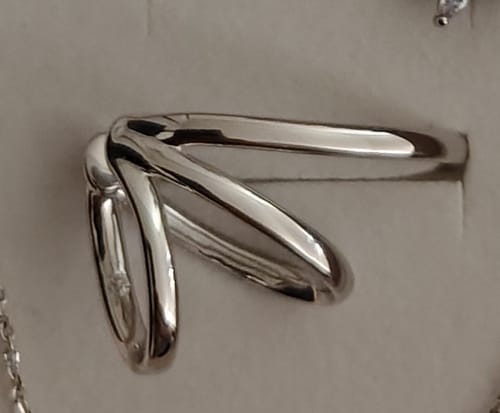 Customer photo review of Orecchino Trinity Ear Cuff