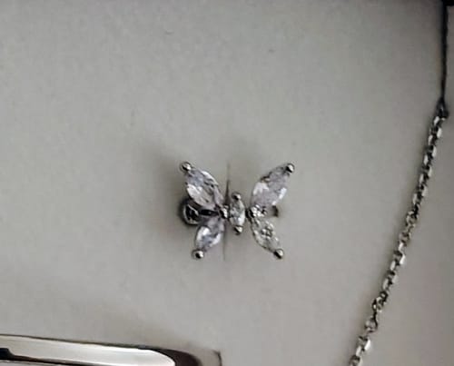 Customer photo review of Orecchino Ear Cuff Farfallina