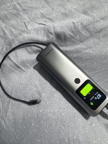 Customer photo review of Sharge Retractable 165 (20,000mAh 165W)