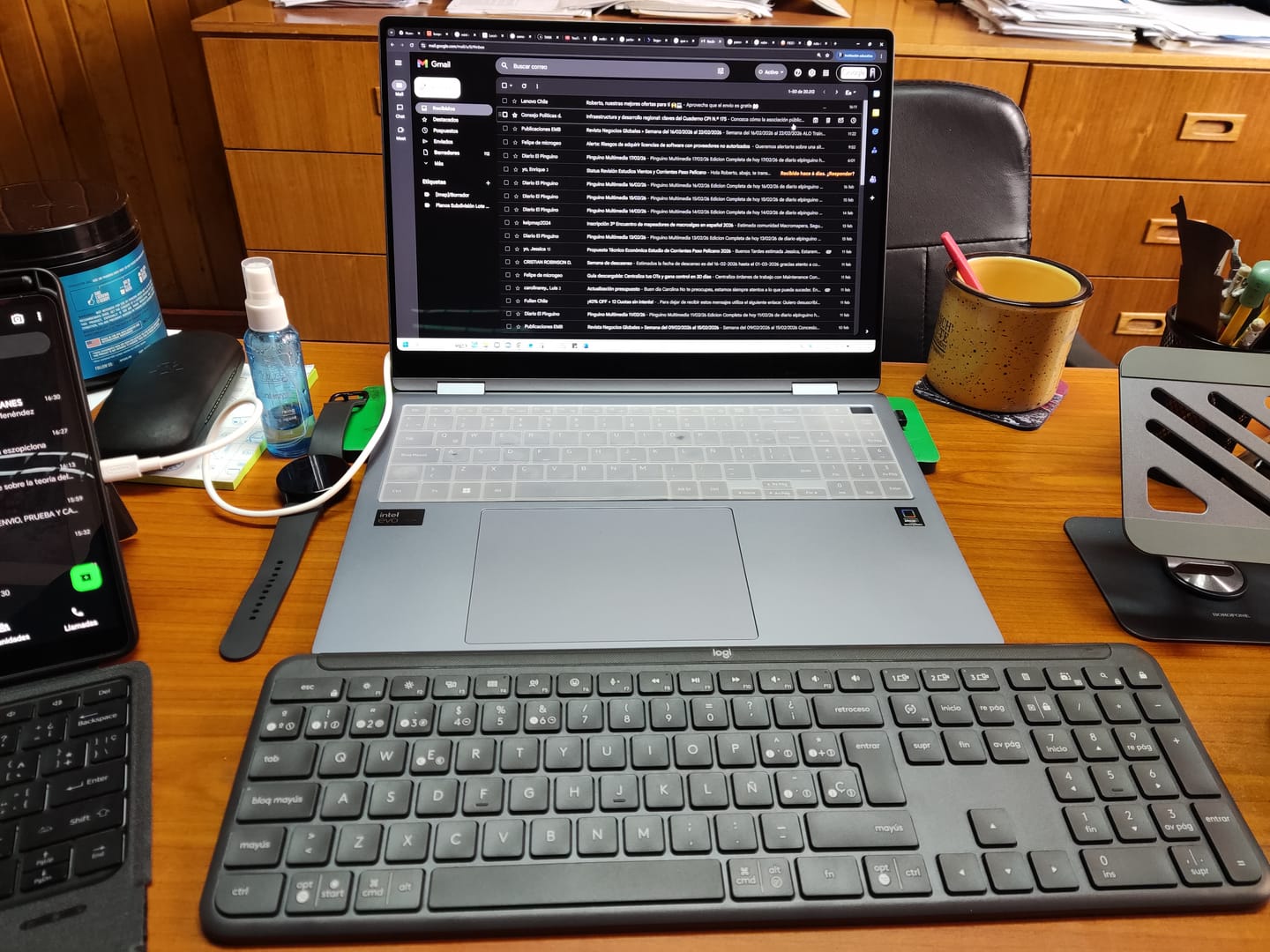 Customer photo review of Teclado Logitech Signature Slim Inalambrico K950 Grafito