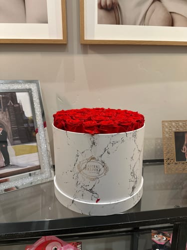Customer photo review of Ever Grace 13 Roses In Marble Box