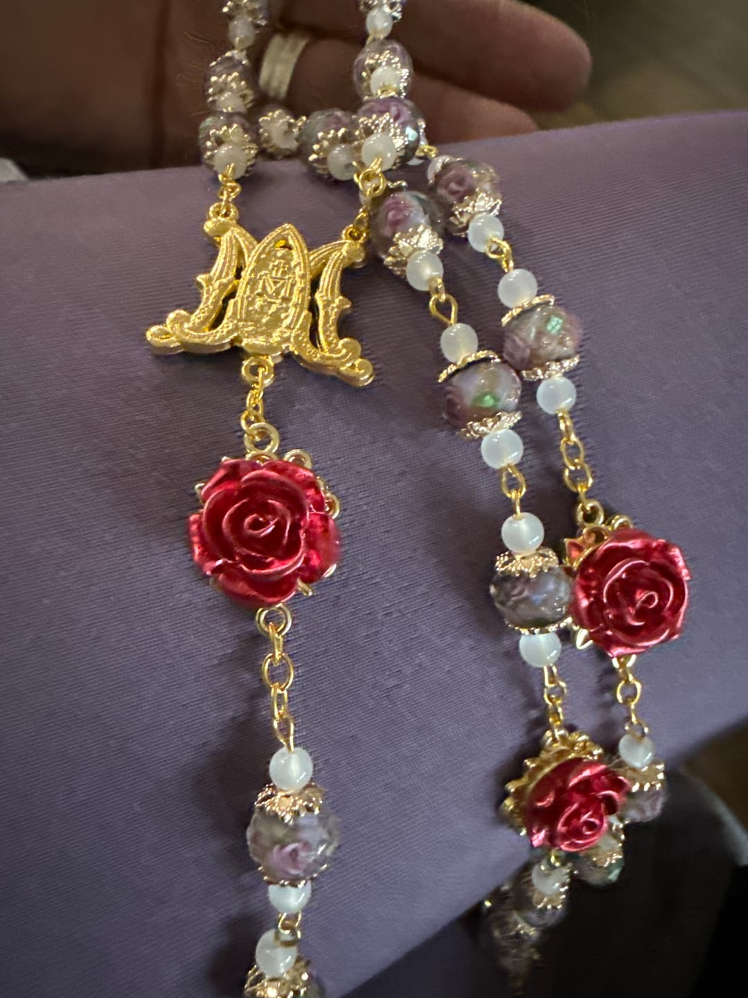Customer photo review of Christianartworkshop Rose Accent Devotion Rosary with Sacred Heart: Gentle Faith for Daily Prayer