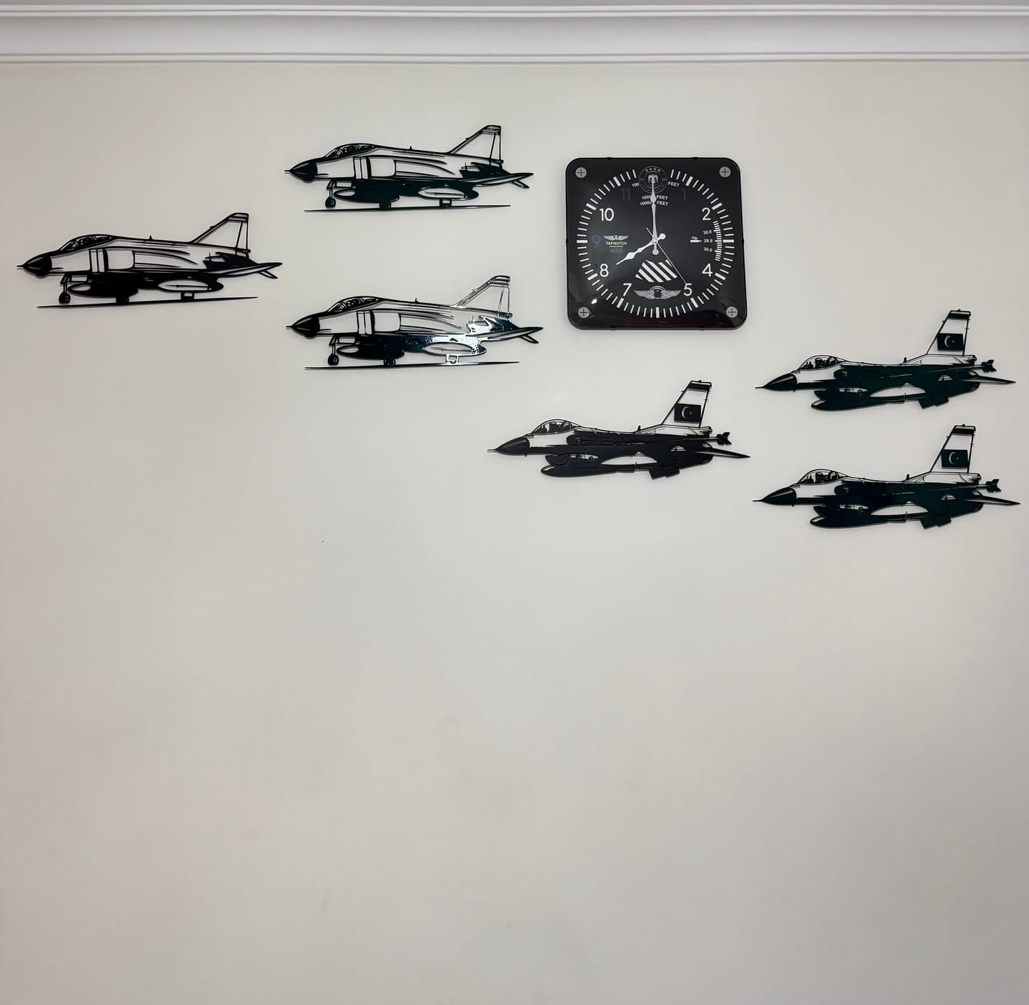 Customer photo review of Türk Bayraklı F-16 – Jet Uçak Metal Duvar Dekoru