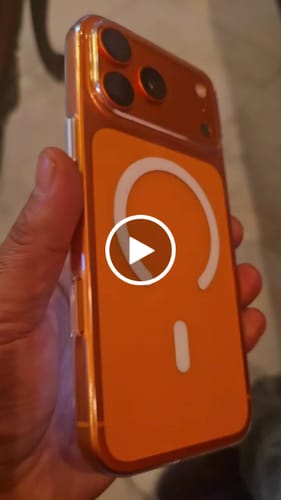 Customer video review of Anti Yellow Magsafe Transparent Clear Case - Iphone 17 Pro Max