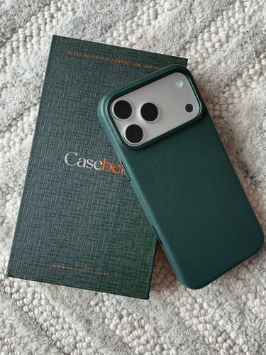 Customer photo review of iPhone 17 Pro Max Leather Case - Timeless Luxe - Racing Green