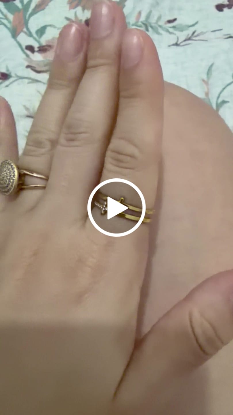 Customer video review of Anel Cruz Banhado em Ouro 18k