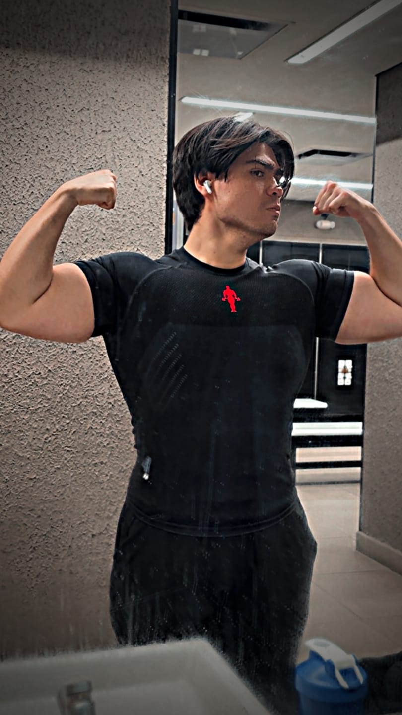 Customer photo review of 4286 - Gold's Iron Legacy Compression Tees