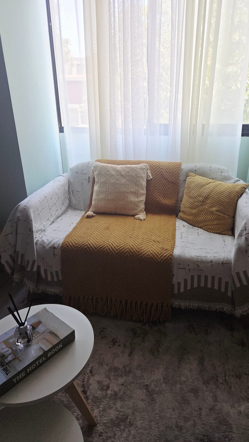 Customer photo review of Frazada Reversible 2 en 1 Cubresofá Manta Premium De Living Dormitorio Sillon 180x230cm